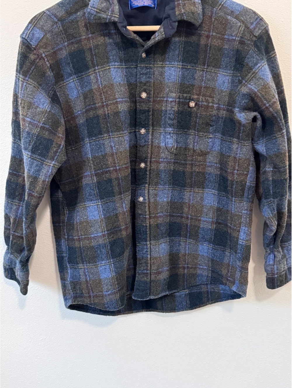 Pendleton kid’s 100% Virgin Wool Trail Shirt with Elbow Patches, Size Large